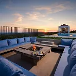 Casa vacanze 4 Bedroom Awesome In Dubravice