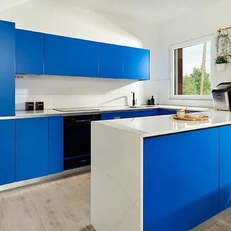 Holiday home 4 Bedroom Awesome In Dubravice