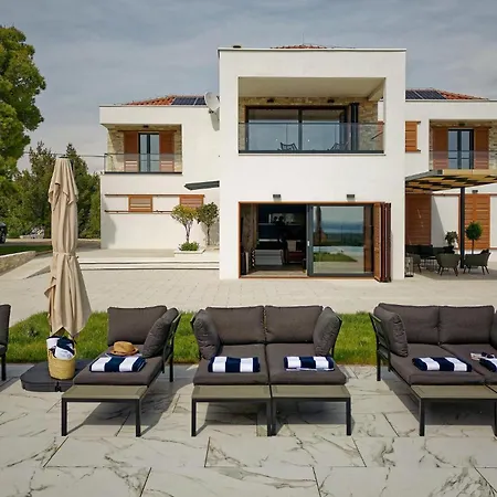 4 Bedroom Awesome In Dom wakacyjny