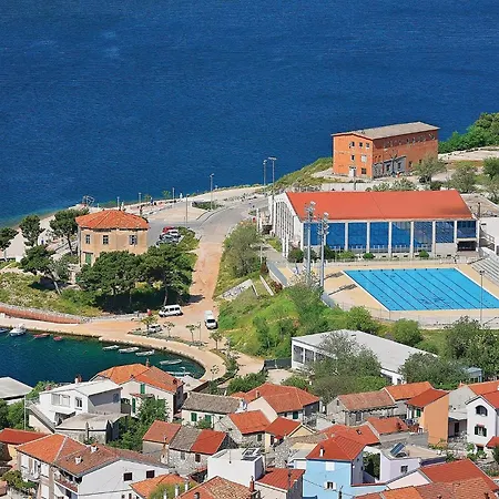 4 Bedroom Awesome In Holiday home Dubravice