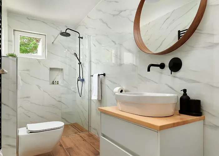 Vikendica 4 Bedroom Awesome In Dubravice