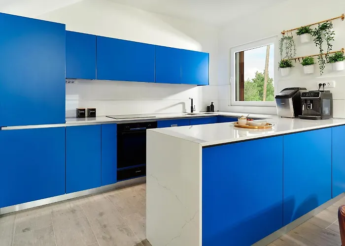 Vikendica 4 Bedroom Awesome In Dubravice