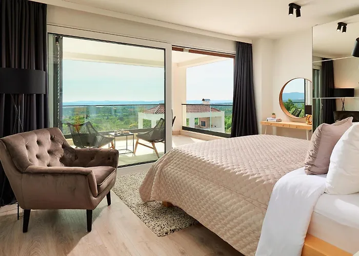 4 Bedroom Awesome In *