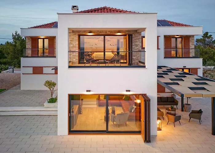 Vikendica 4 Bedroom Awesome In Dubravice