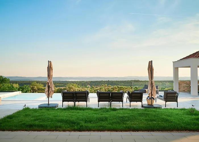 Dom wakacyjny 4 Bedroom Awesome In